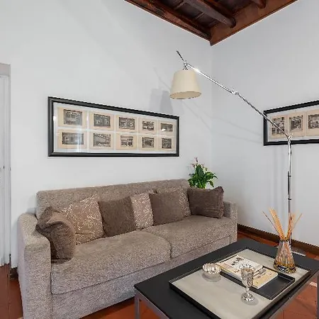 招待所 埃维莉娜旅馆